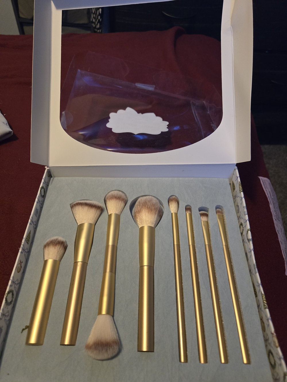 Luxury Gold 8-Piece Makeup Brush Set for Women